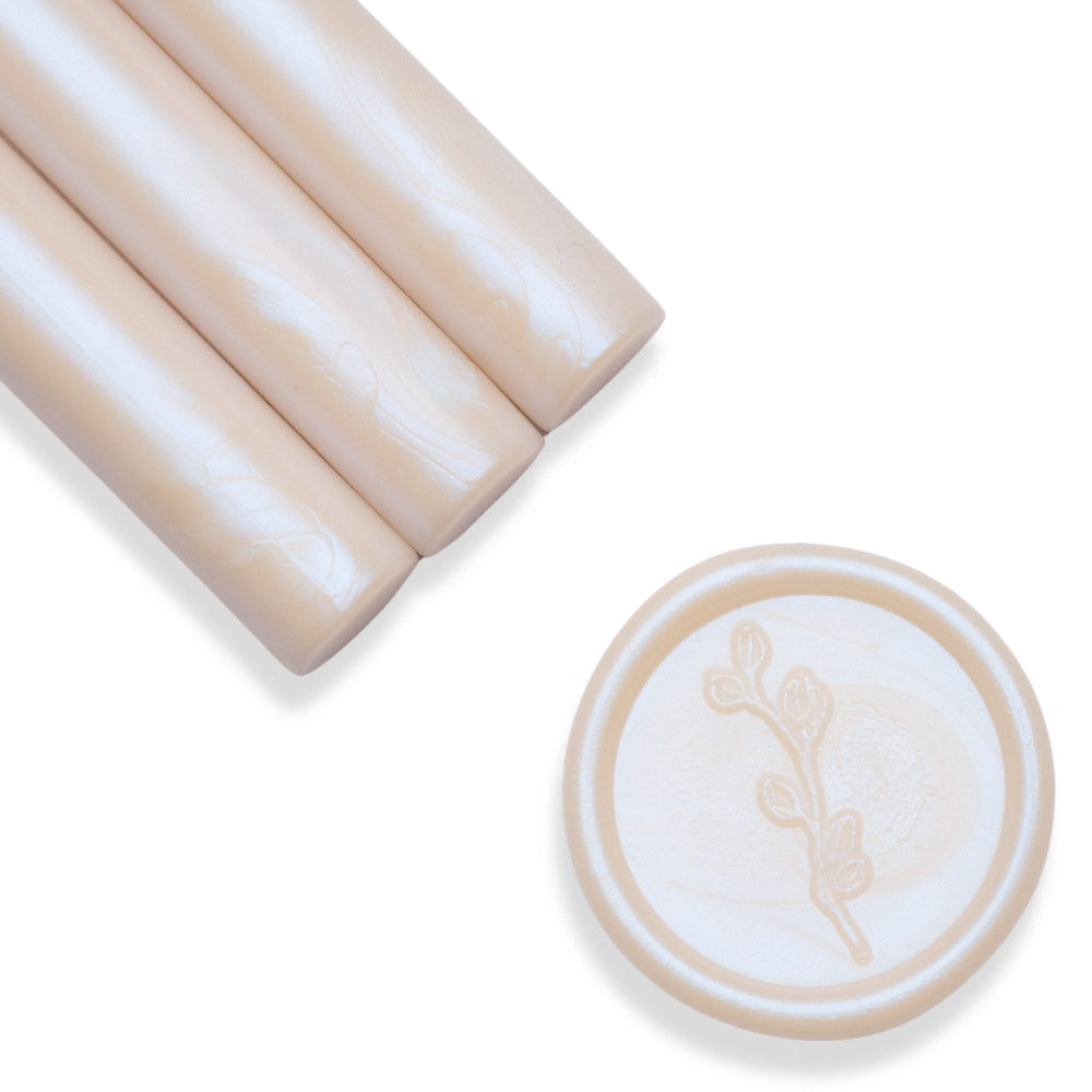 Baton ceara, alb pudrat cu reflexie albastra, 1.1 x 13 cm, ceara pentru sigilii