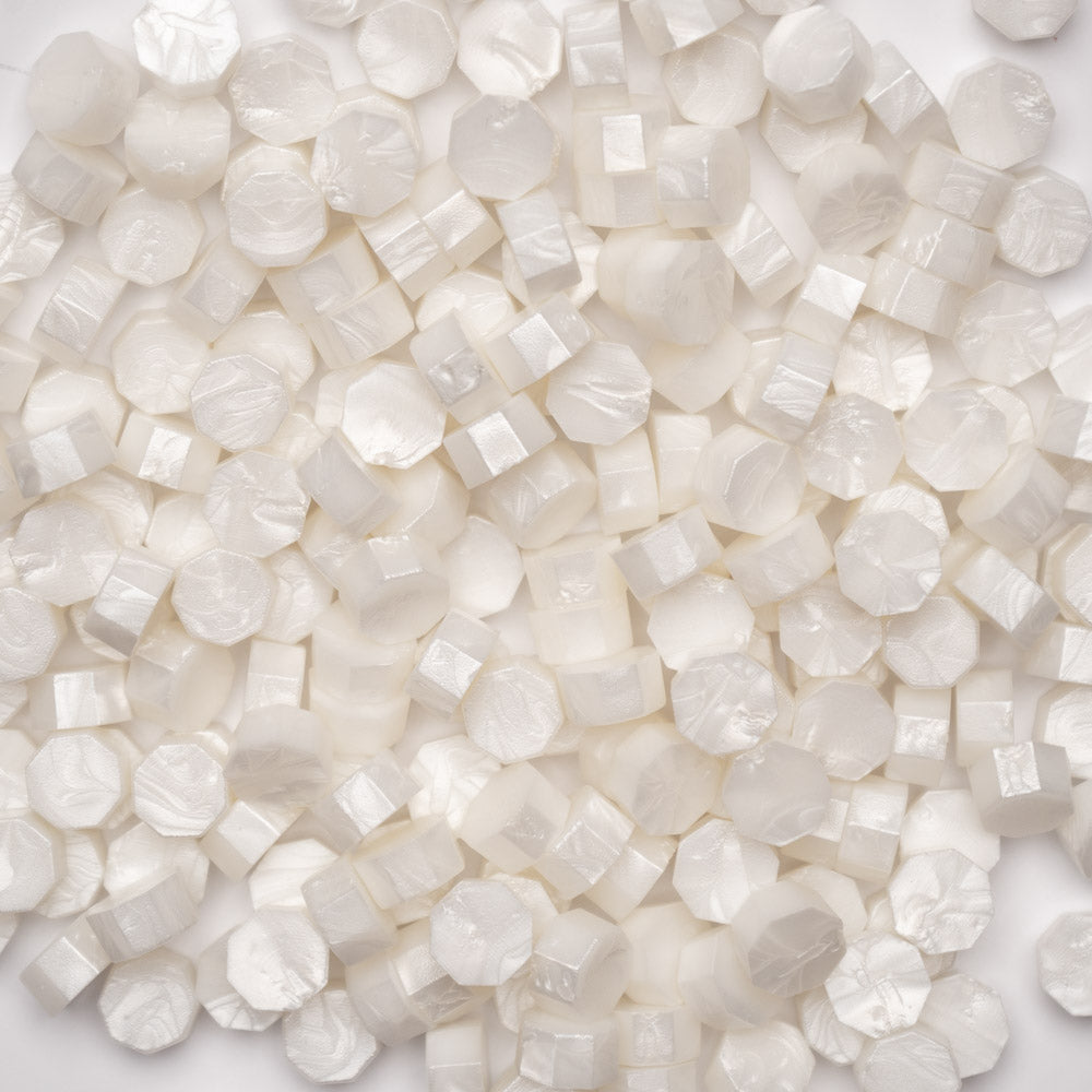 Beads ceara, alb sidefat, granule ceara pentru sigilii