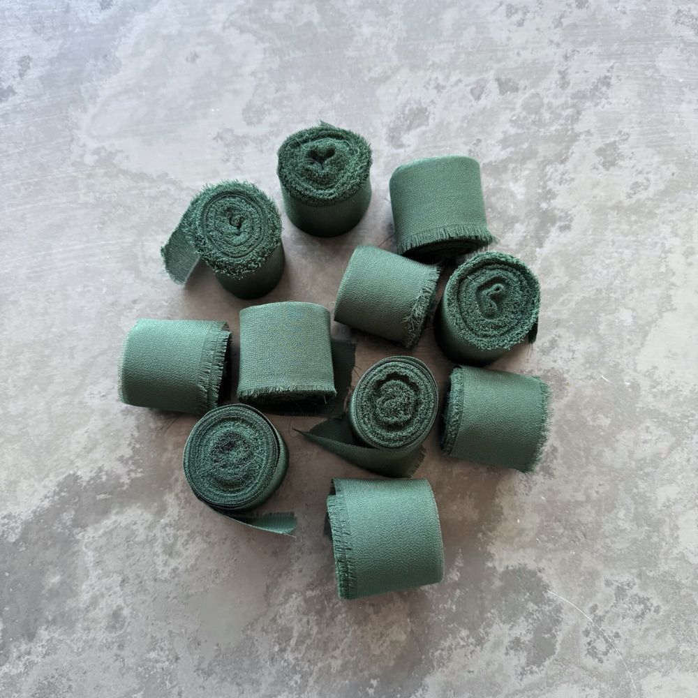 Panglica de matase, verde inchis, 4cmx5m, pentru invitatii de nunta, defect